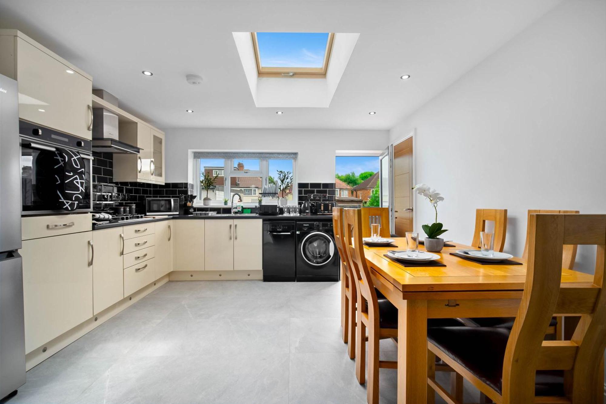 5 Bedroom House Solihull 10 Mins Drive From Bhx & Nec Private Off Road Parking Birmingham Luaran gambar