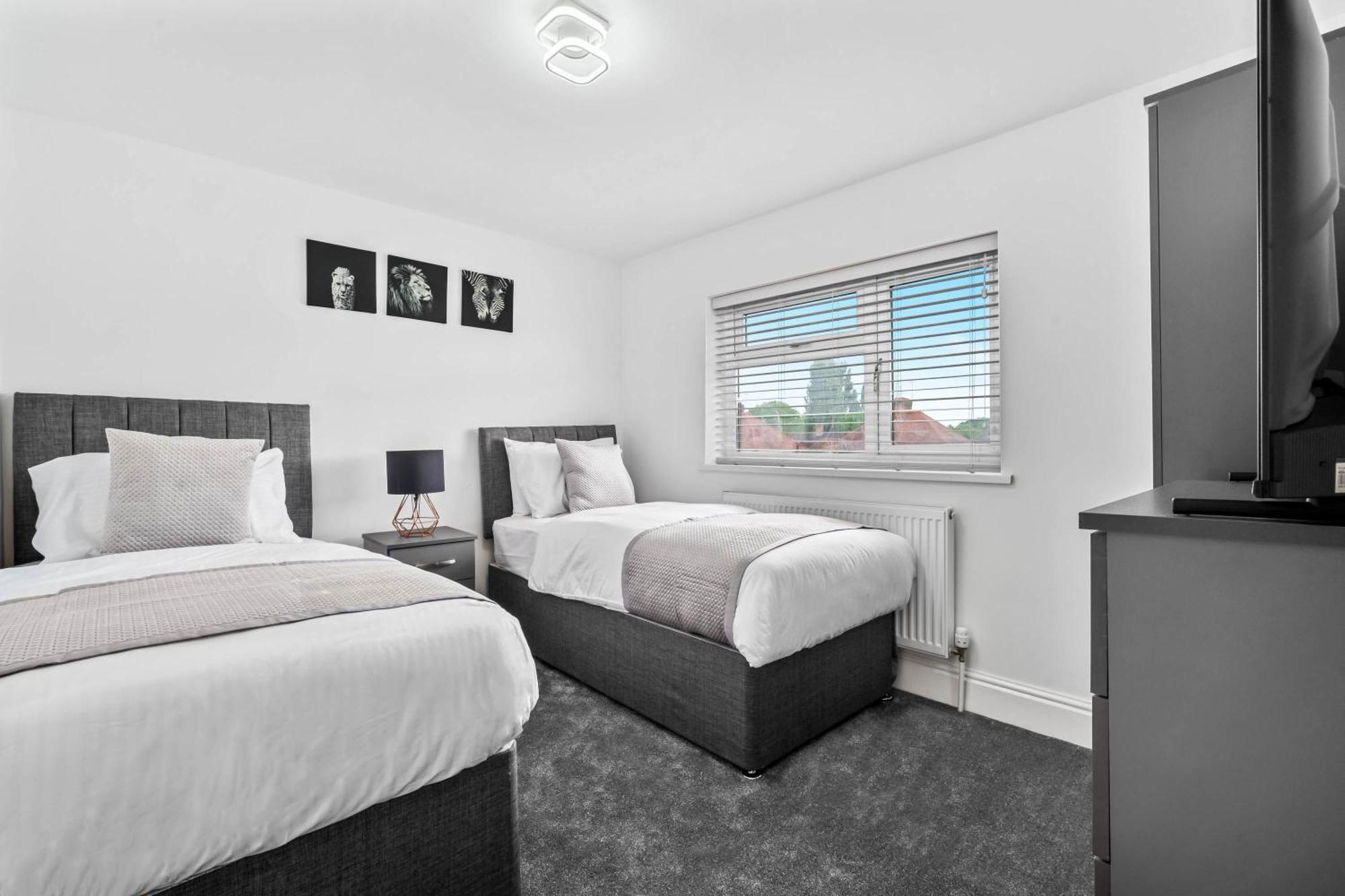 5 Bedroom House Solihull 10 Mins Drive From Bhx & Nec Private Off Road Parking Birmingham Luaran gambar